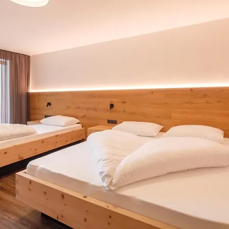 Loewen Hotel 2*