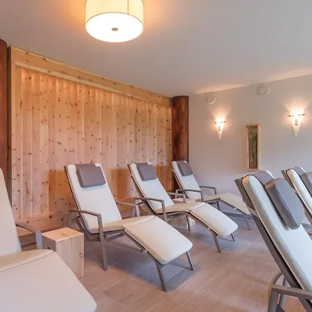 Loewen Hotel 2*